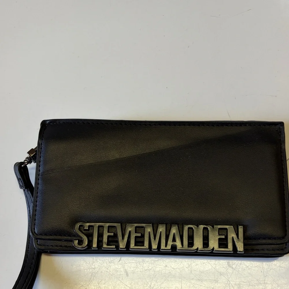 Steve Madden Black Wristlet Clutch - Picture 1 of 4
